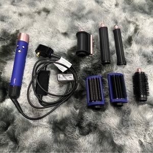 HS05 Special edition Dyson Airwrap multi-styler With 6 Attachments. (No Case!)